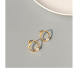 Irregular Oval Shape Pearl Earring