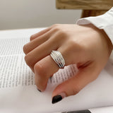 18K Gold Thread Texture Croissant Ring